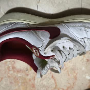 Nike Ayakkabıda Kısa Sürede Yırtılma: Kalite Sorunu