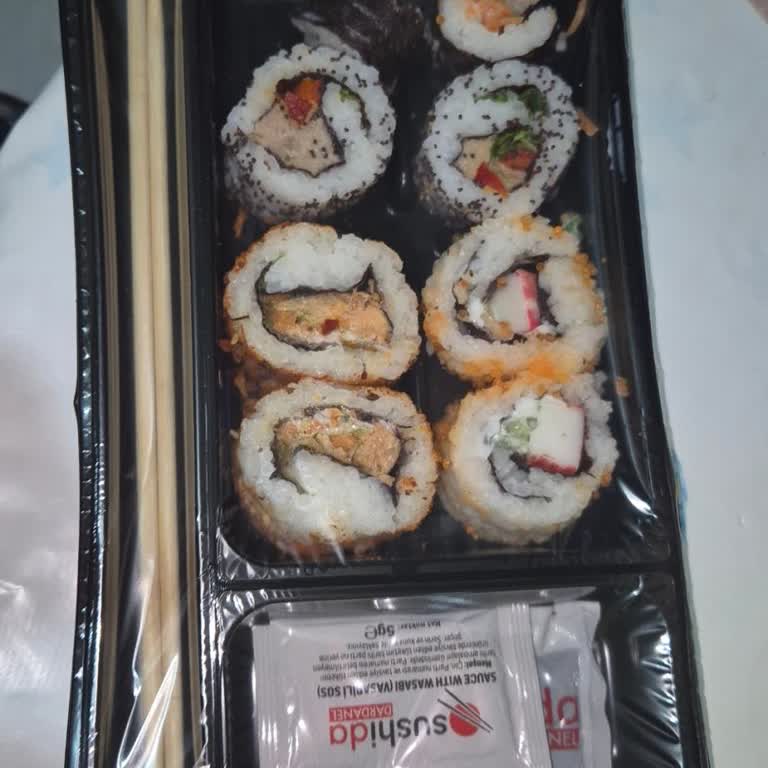 Ambalajda 9 Adet Yazılı Sushi Paketi İçinde 8 Adet Çıktı