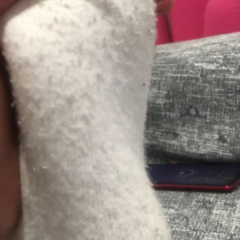 LCW Çizgili Çorap Ve Çocuk Jeans Ürünlerinde Hızlı Tüylenme Ve Diz Aşınması