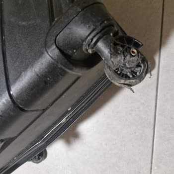 Ççs Valiz Kısa Sürede Deforme Oldu