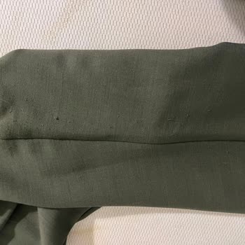 Beymen Club Pantolonunda Tek Kullanımda Tüylenme Ve Deformasyon