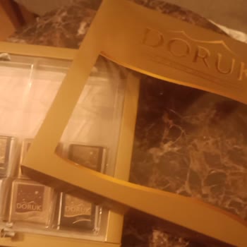 Eksik Çikolata Kutusu Hediye Anında Utanç Ve Güven Kaybına Neden Oldu