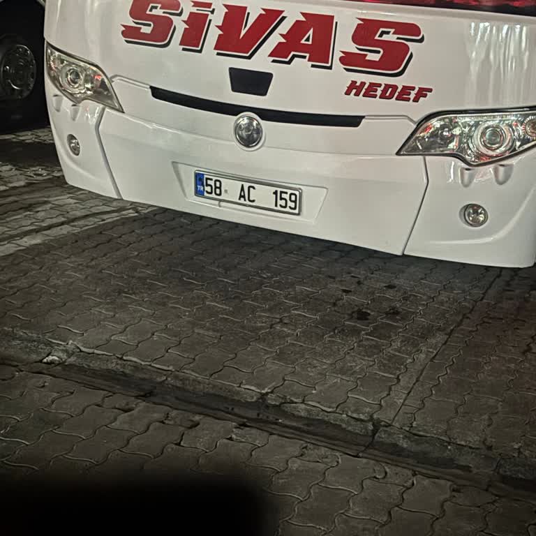 Hedef Turizm Otobüsünde 1,5 Saat Rötar Ve Bilgi Eksikliği, Ücret İadesi Talebi