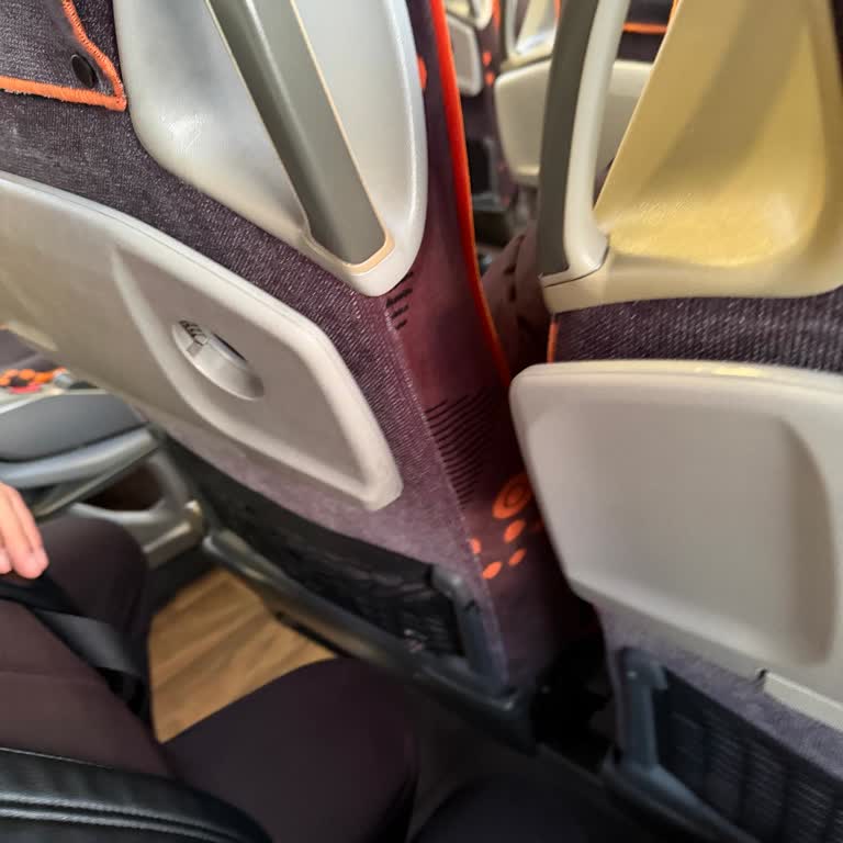 Seçilen Geniş Otobüs Vaat Edildi, Eski Ve Dar Araçla Karşılaşıldı