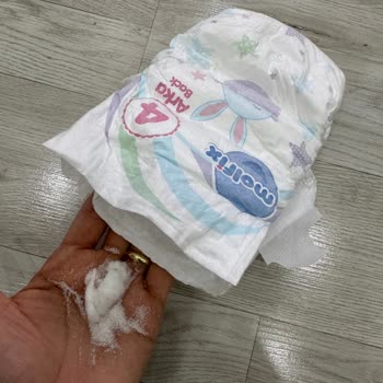 Molfix Bebek Bezinde Aşırı Dolu İç Hazne Ve Toz Sızıntısı