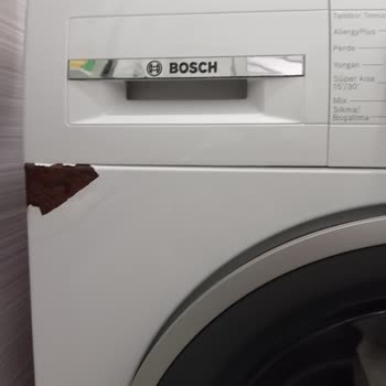 Bosch Çamaşır Makinesinde Ön Kapak Paslanması Ürün Kusuru Olarak Değerlendirilsin