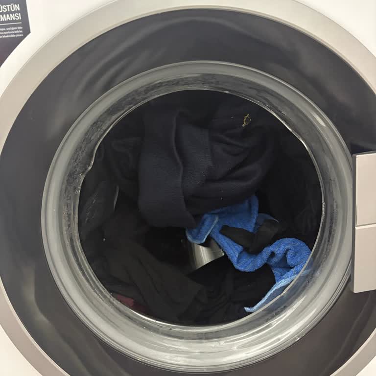 Garanti Kapsamındaki Çamaşır Makinesi Patladı, Servis Ücreti 3100 TL Ve Değişim Talebi