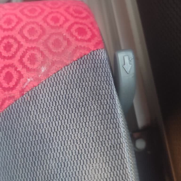 Kirli Ve Sallanan Koltuk, Personelin Umursamaz Tutumu