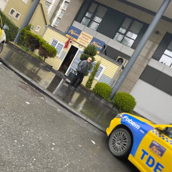 Avrupa Konutları Taksi Durağında Kadınlara Yönelik Saldırgan Davranış Ve Küfür