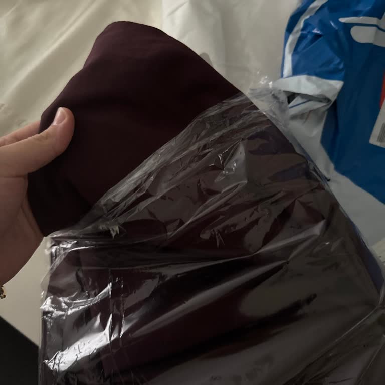 Yanıltıcı Kumaş Ve Yüksek Kargo Ücreti Nedeniyle İade Reddi