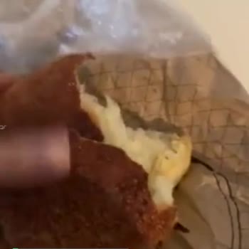 Kukis Pastane Yanık Ekmekler, Yanık Simitler
