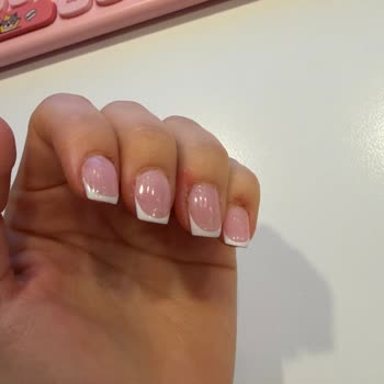 Protez Tırnakta Hatalı Uygulama Ve Kaba İletişim