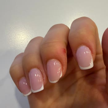 Protez Tırnakta Hatalı Uygulama Ve Kaba İletişim