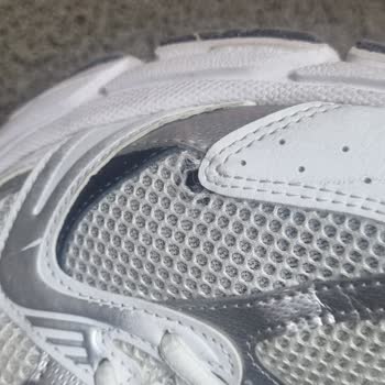 Sneaks Up Mağazasından Aldığım New Balance Ayakkabının Kısa Sürede File Yırtılması Ve İade Reddi