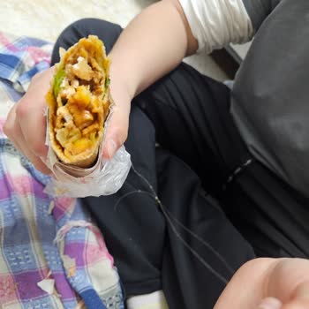 Yanlış Döner Menüsü, İçinde Kıl Ve İade Sorunu