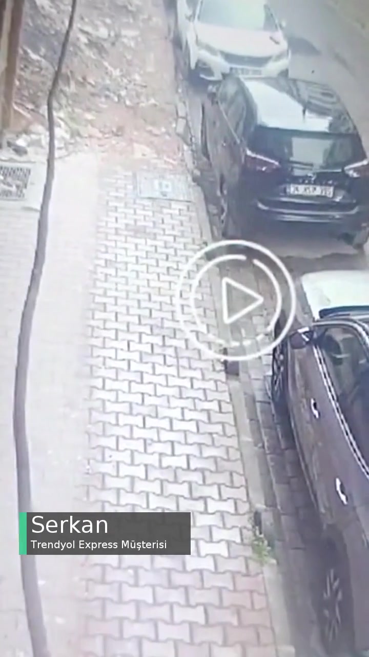 Trendyol Express Kargocu Kata Çıkmak İstemedi! videonun kapak resmi