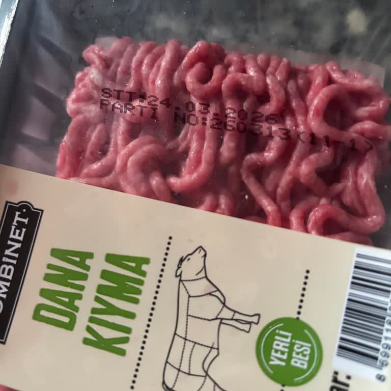 A101 Kapıda Sürekli Yakın Son Kullanma Tarihli Et Ve Tavuk Ürünleri Gönderimi