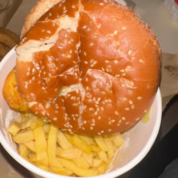 Patates Kızartması Burger'in İçine Karıştırıldı, İade Reddi
