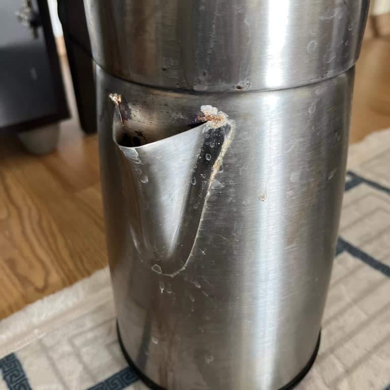 Mamak'taki A101 Şubesinden Alınan Çelik Çay Makinesinin Kısa Sürede Paslanması Ve Sağlık Endişesi