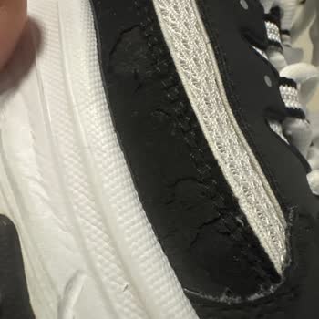 Skechers Ayakkabısında Dikiş Kalite Sorunu Ve Değişim Talebi