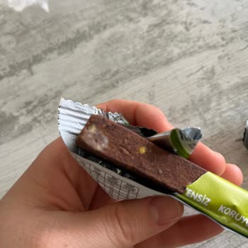 Fellas Meyve Barı Küflü Çıktı: Sağlık Riski Ve Sorumluluk Beklentisi