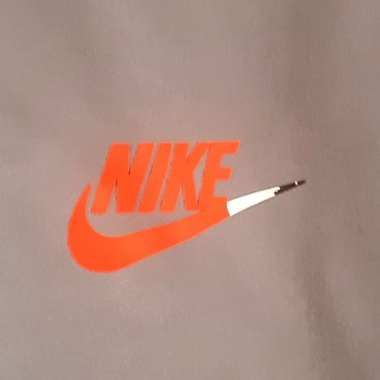Nike Tech Eşofmanda Logo Soyulması, Değişim Talebim Reddedildi