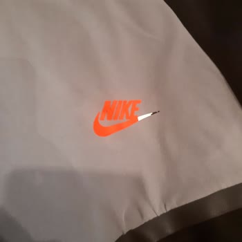 Nike Tech Eşofmanda Logo Soyulması, Değişim Talebim Reddedildi