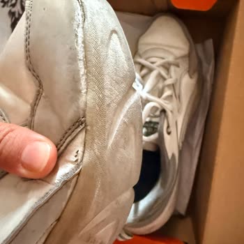 Mardin FLO Mağazası Yırtılan Ayakkabıya Değişim İsteğini Reddetti