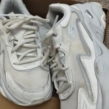 Skechers D'Lites 5.0 Model Ayakkabının Hızlı Sararma Ve Kalıcı Kir Sorunu