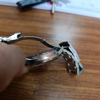 Homies Saatimin Gümüş Kaplaması Bir Yıl İçinde Dökülmüş Acil Yardım Talebi