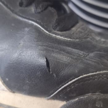 Üretim Hatası Nedeniyle Ayakkabılarım Garanti Kapsamında Değiştirilmeli