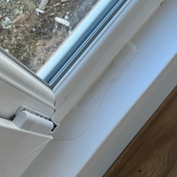 Karmod Prefabrik Evde Sürekli Su Sızması Ve Pencere Değişimi Talebi