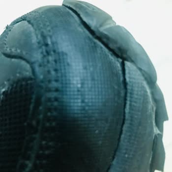 Kısa Sürede Dikişleri Açılan Skechers Ayakkabı İçin Değişim Talebi