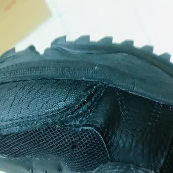 Kısa Sürede Dikişleri Açılan Skechers Ayakkabı İçin Değişim Talebi