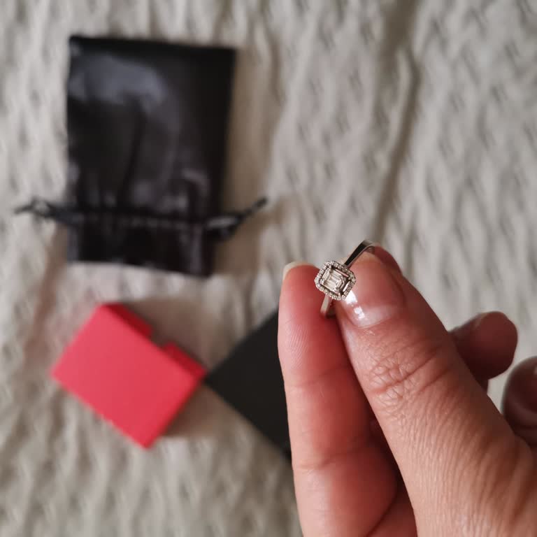 Zen Pırlanta Şubesinde Sertifika Olmadan Değişim Talebim Reddedildi Ve Personelin Saygısız Tutumu