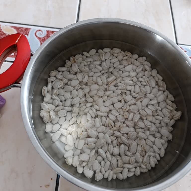 Şok Mağazasındaki Kuru Fasulyede Çatlama Ve Parçalanma Sorunu