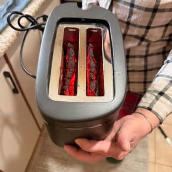 Philips Mini Ekmek Kızartma Makinesinin Aşırı Isınması Yangın Çıktı Ve Cevapsız İade Talebi