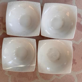 Karaca İnci Yemek Takımındaki Kararma Ve Kırılan Parçalar Nedeniyle Tam Değişim Talebi