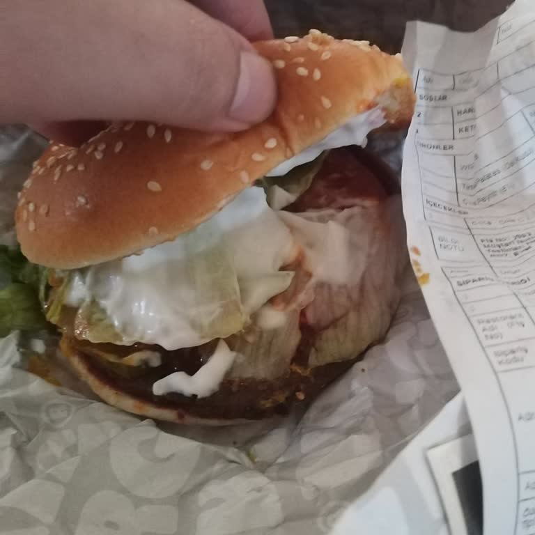 Getir'den Alerjili Müşteriye Mayonezli Burger Ve Eksik Soslar Gönderildi