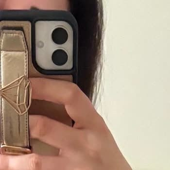 Renk Solması Ve Cevapsız İletişim Nedeniyle Ücretsiz Kılıf Değişimi Talebi