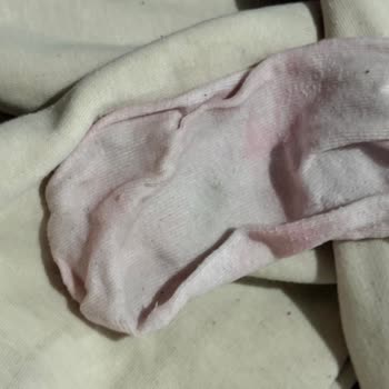 İkinci Kalite Tişört Kıyafetlerimde Renk Bulaşması Ve Tazminat Talebi