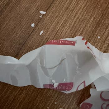 BİM Raffaello Çikolatadan Plastik Parça Çıktı