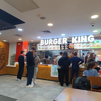 Burger King Şubesinde Uzun Süreli Sipariş Gecikmesi Ve Açıklama Eksikliği