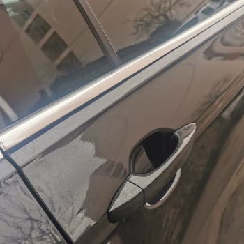 Özensiz Ve Amatör Mini Onarım Sonrası Kapı Boyası Sorunu