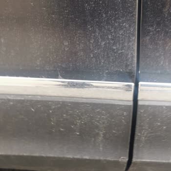 Özensiz Ve Amatör Mini Onarım Sonrası Kapı Boyası Sorunu