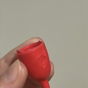 Target Hello Kitty Sürpriz Yumurtada Kalitesiz Ve Kirli Oyuncak