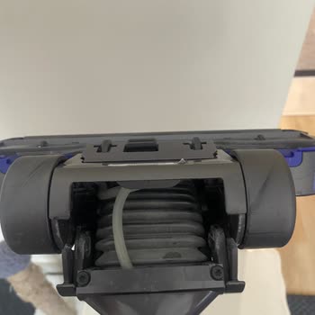 Dyson Cinetic Big Ball Süpürge Başlığı Üç Yılda Sürekli Kırılıyor