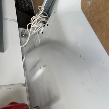 Sürat Kargo Gecikmesi İşimi Durdurdu Ve Araç İçini Zedeledi