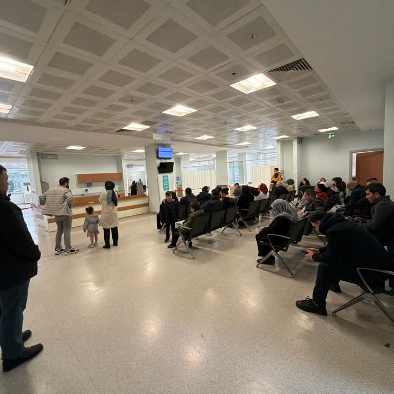 Acil Serviste Tek Doktorla 50 Dakika Bekleme Ve Kaba Personel Tavırları Kabul Edilemez