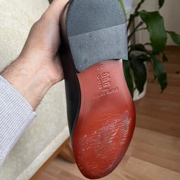 Kullanılmış Ayakkabı Gönderildi Ve Müşteri Hizmetlerinden Cevap Yok